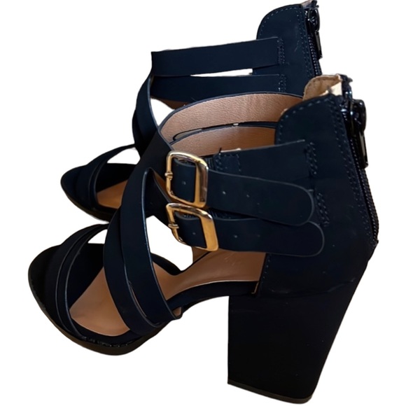 Charlotte Russe - Size 6-Heels - Picture 6 of 6